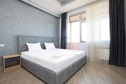Апартаменты Stay Inn on Tsitsernakaberd Highway 1/2-172/3 — фото 1