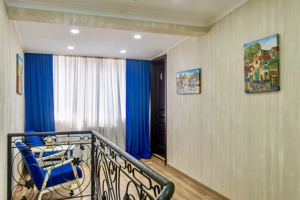 Тбилиси: Q&B Hotel