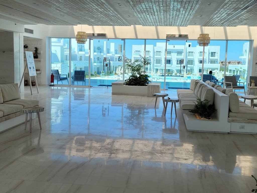 Айн-Сохна: Tanoak Hotel