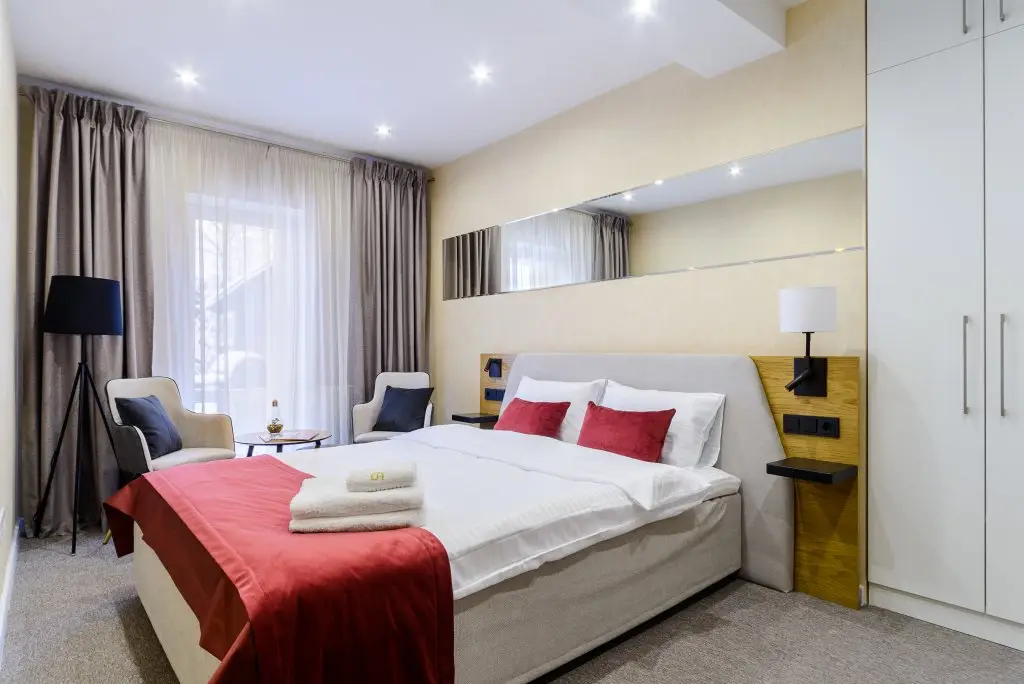 Минск: 6-комнатный дом HomeApart Новгородская, 11