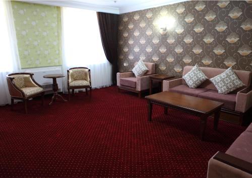 Чимган: LAYNER Hotel Complex
