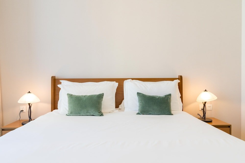 Whitesage - Waterfront Luxe Apartment With Great Canal Views — фото 1