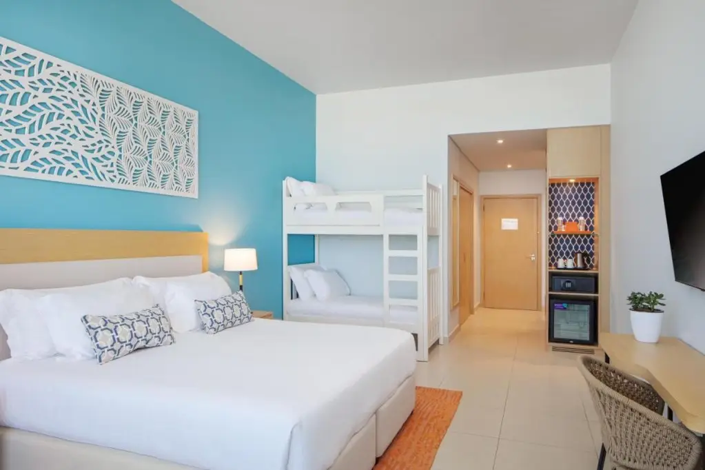 Дубай: Centara Mirage Beach Resort Dubai