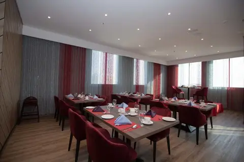 Fortis Hotel — фото 1