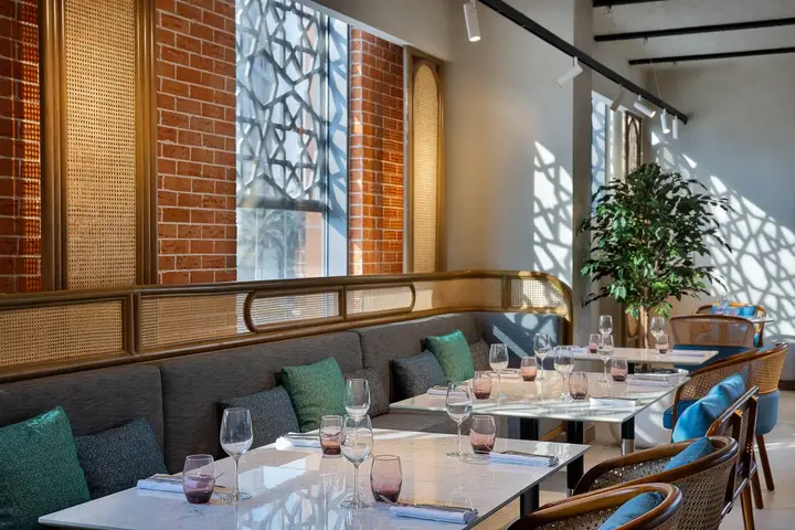 Дубай: Courtyard by Marriott Culture Village, Dubai