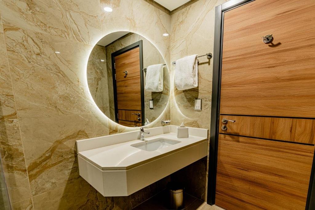 Resivation Hotel — фото 1