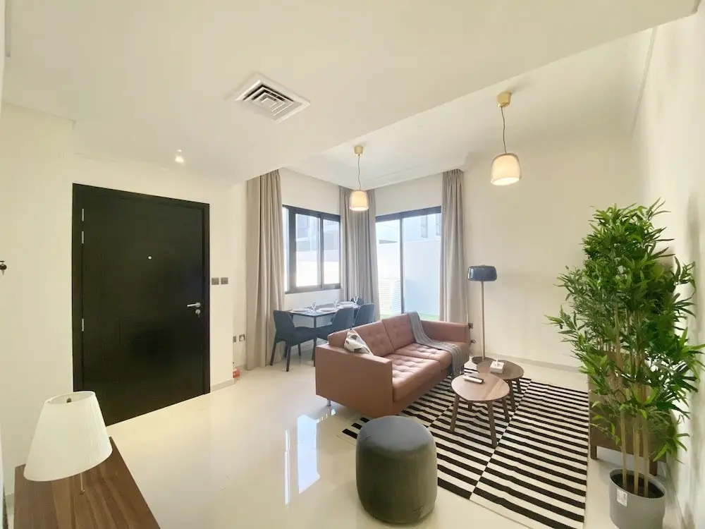 Дубай: Cheerful and spectacular 3BR Villa with Parking