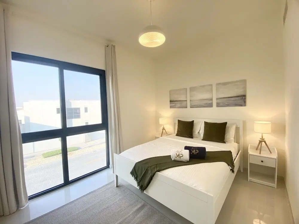 Дубай: Cheerful and spectacular 3BR Villa with Parking