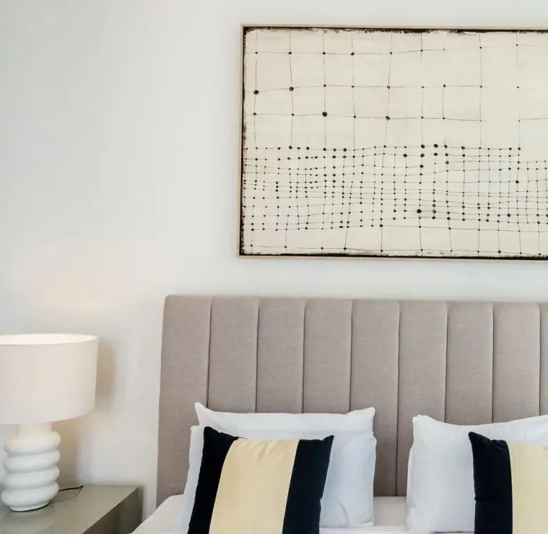 Дубай: LUX Contemporary Suite Marina View 3