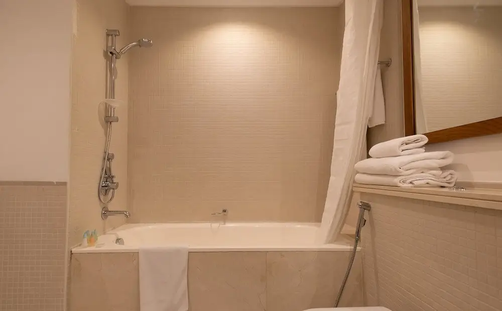 Дубай: LUX   Marina Promenade 2 BR Prime location Apt