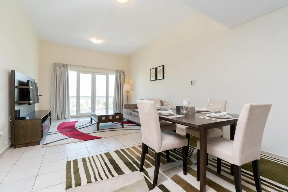 Дубай: Lux BnB 1BD Discovery Gardens