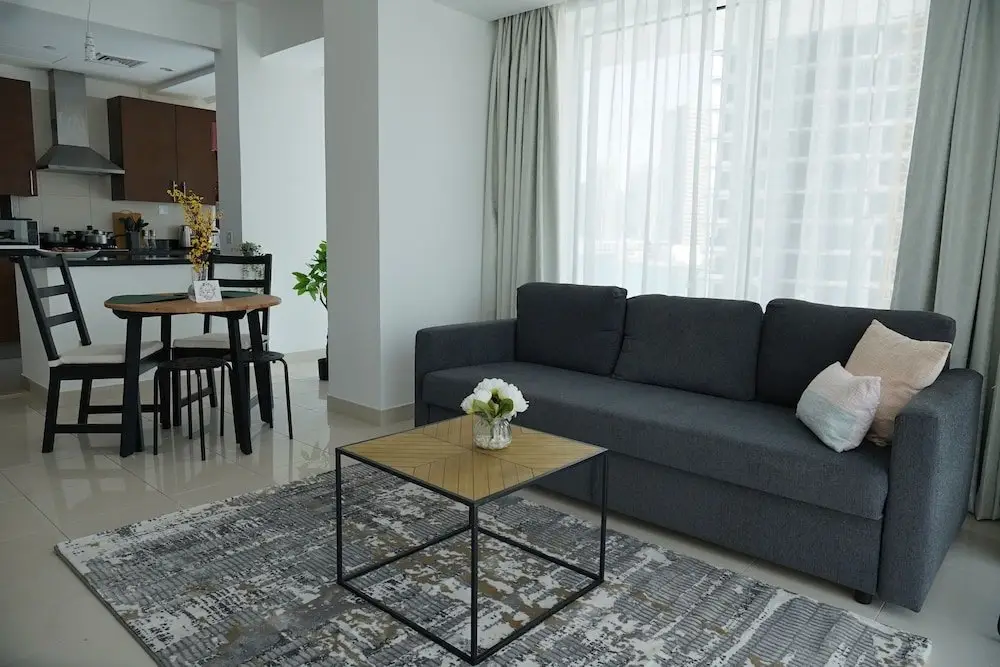 SuperHost- Next to Dubai Canal | Elegant 1 BR | Business Bay — фото 1