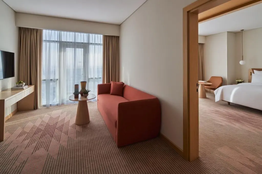 Дубай: Отель Novotel Jumeirah Village Triangle