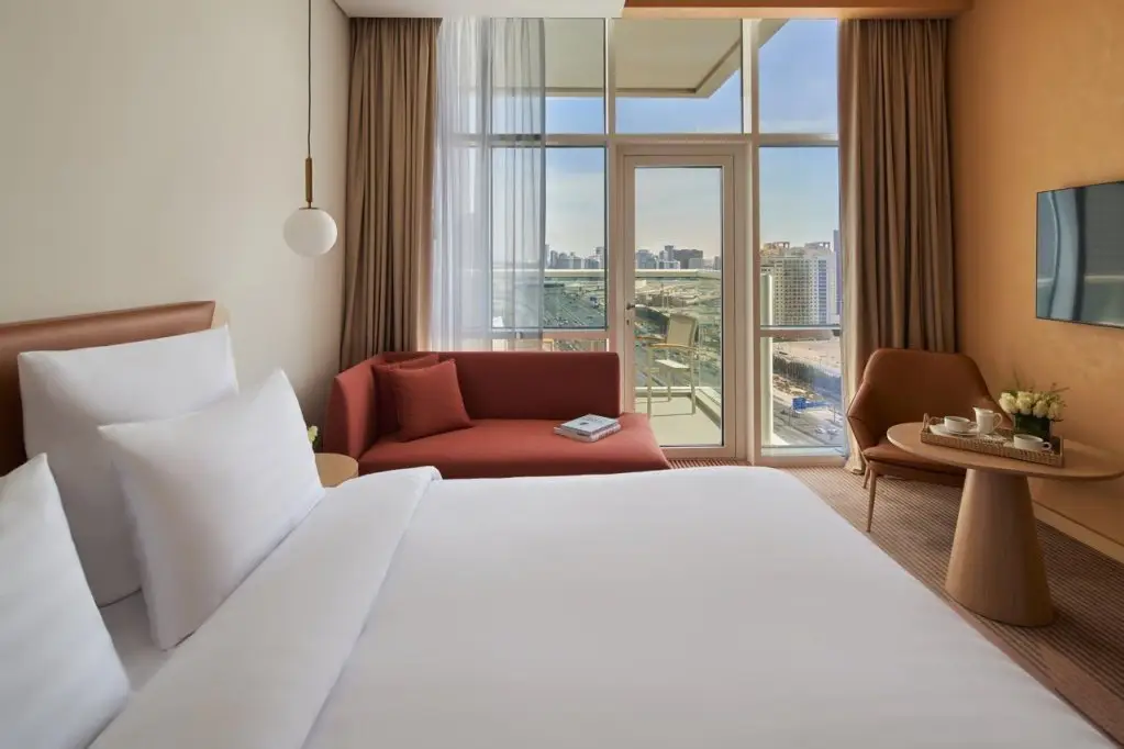 Дубай: Отель Novotel Jumeirah Village Triangle