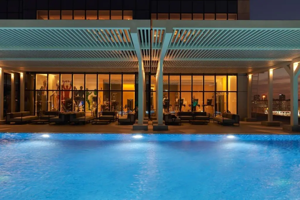 Дубай: Отель Novotel Jumeirah Village Triangle