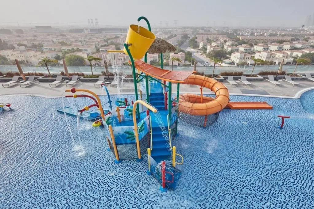Дубай: Отель Novotel Jumeirah Village Triangle