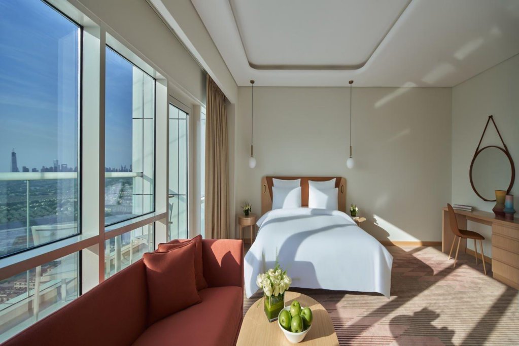 Дубай: Отель Novotel Jumeirah Village Triangle