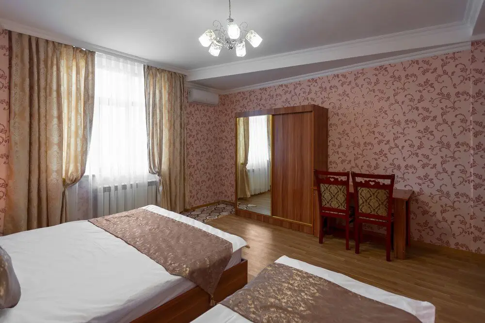 Баку: Rose&Crown Hotel