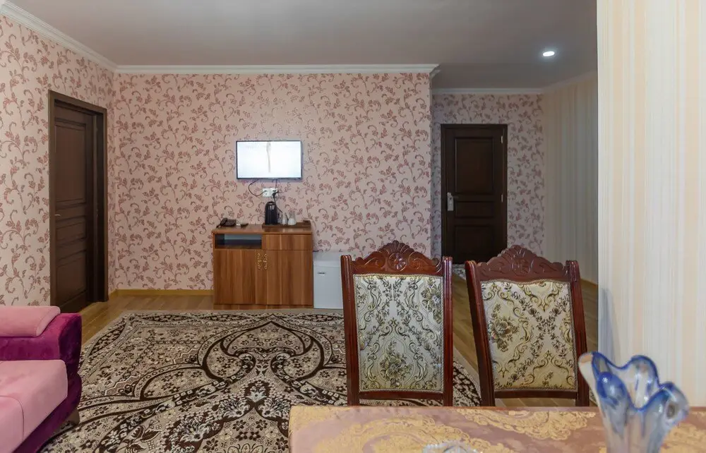 Баку: Rose&Crown Hotel
