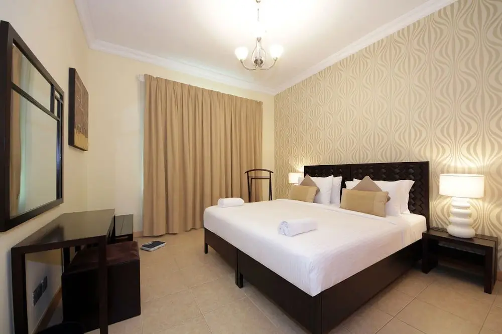 Дубай: Private Beach Shoreline Luxurious Apartment