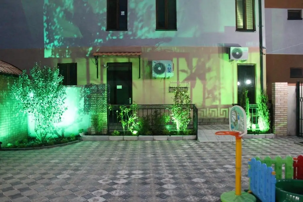 Уреки: Hotel Lion