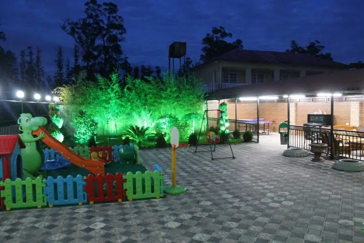 Уреки: Hotel Lion