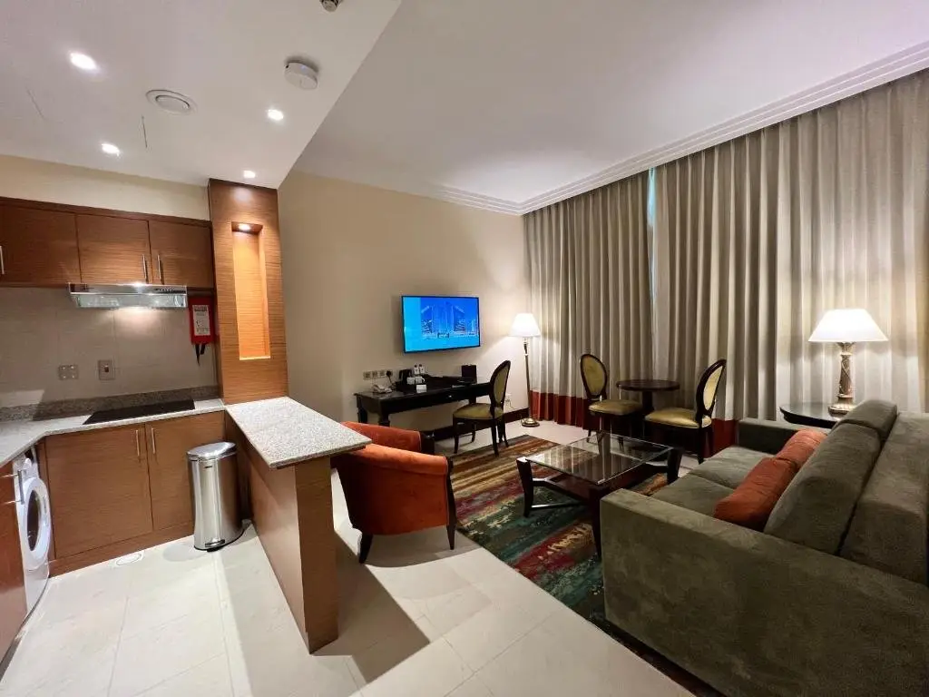 Дубай: City Seasons Suites