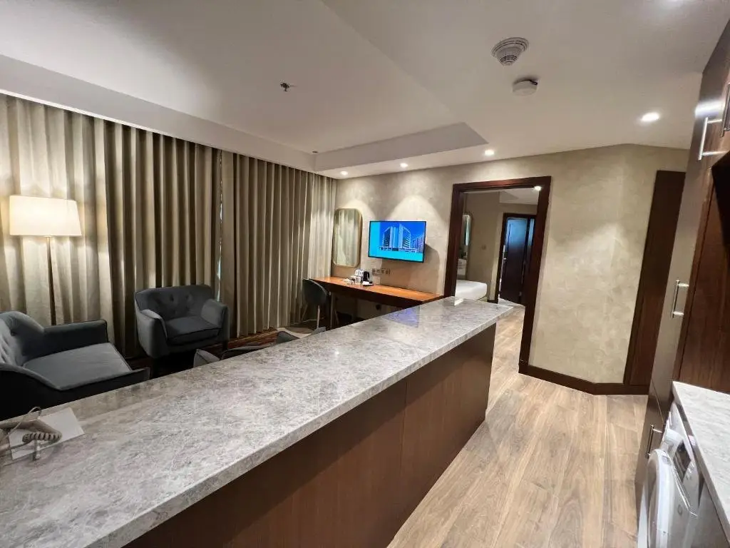 Дубай: City Seasons Suites