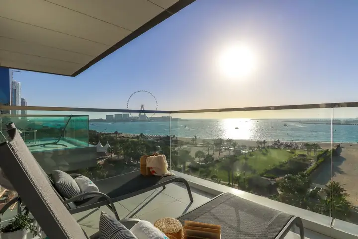 Дубай: Apartments HiGuests - Magical apartment with private beach access!