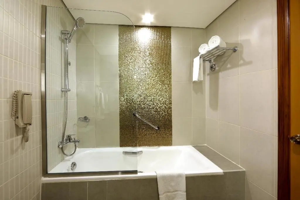 Дубай: Excelsior Hotel Downtown Dubai