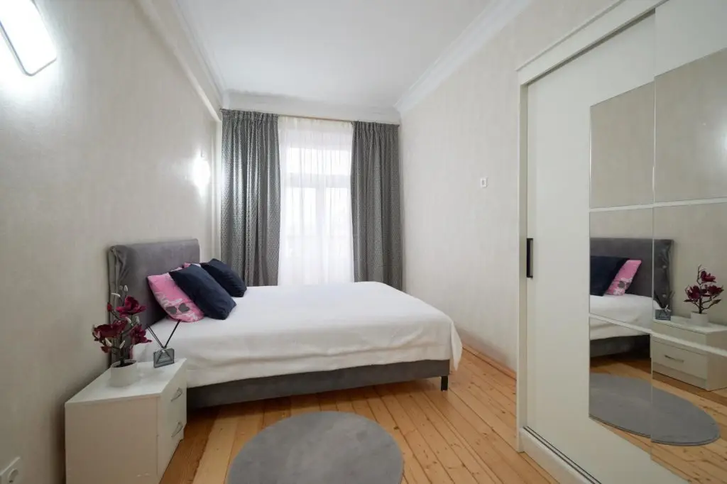 Минск: Апартаменты Apartment near train station