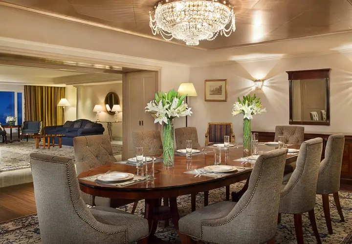 Дубай: The Bristol Hotel Dubai