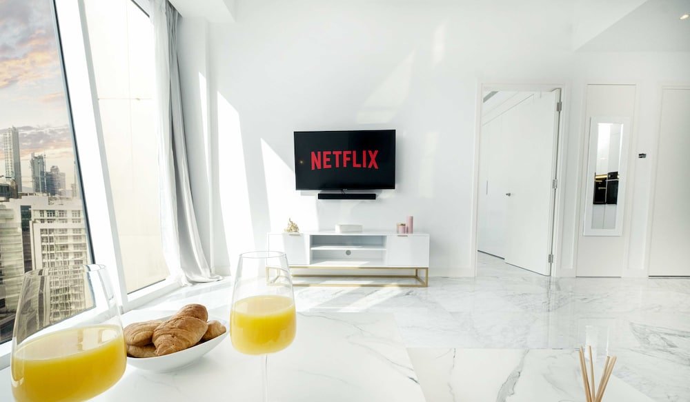 Дубай: LUX The Pad Executive Suite 1