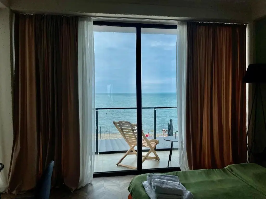 Claude Monet Seaside Hotel — фото 1