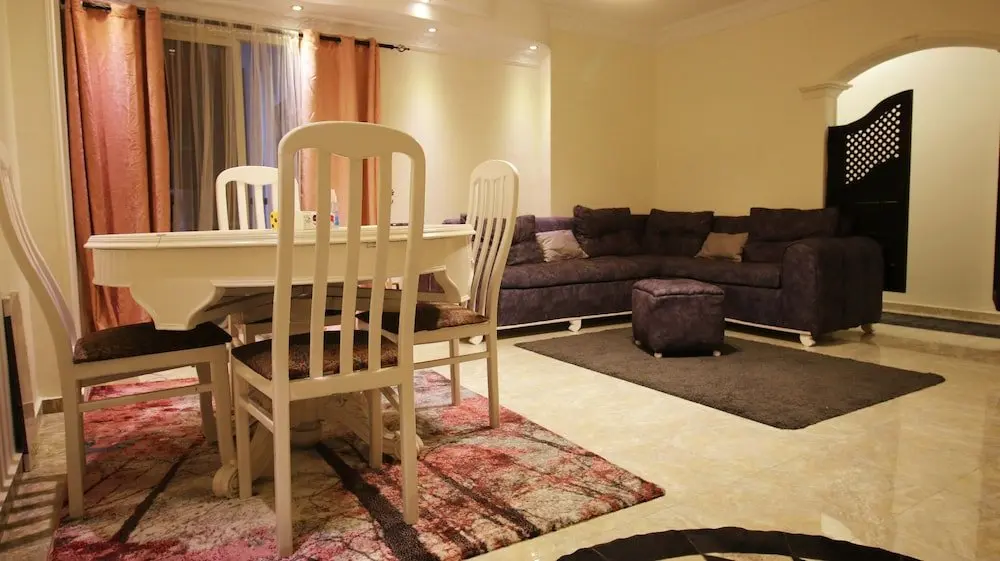 Каир: Lovely and Nice 4-bed Apartment in Near Ring Road