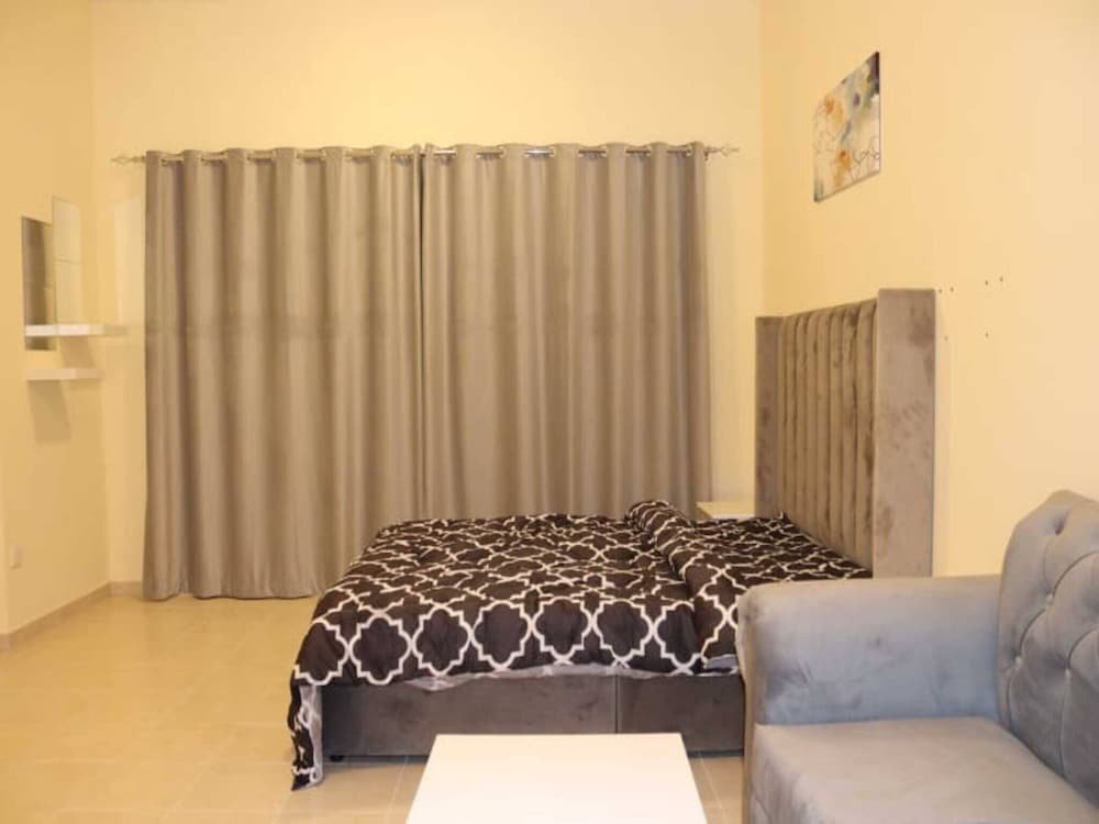 Lovely Studio With Balcony And Free Parking — фото 1