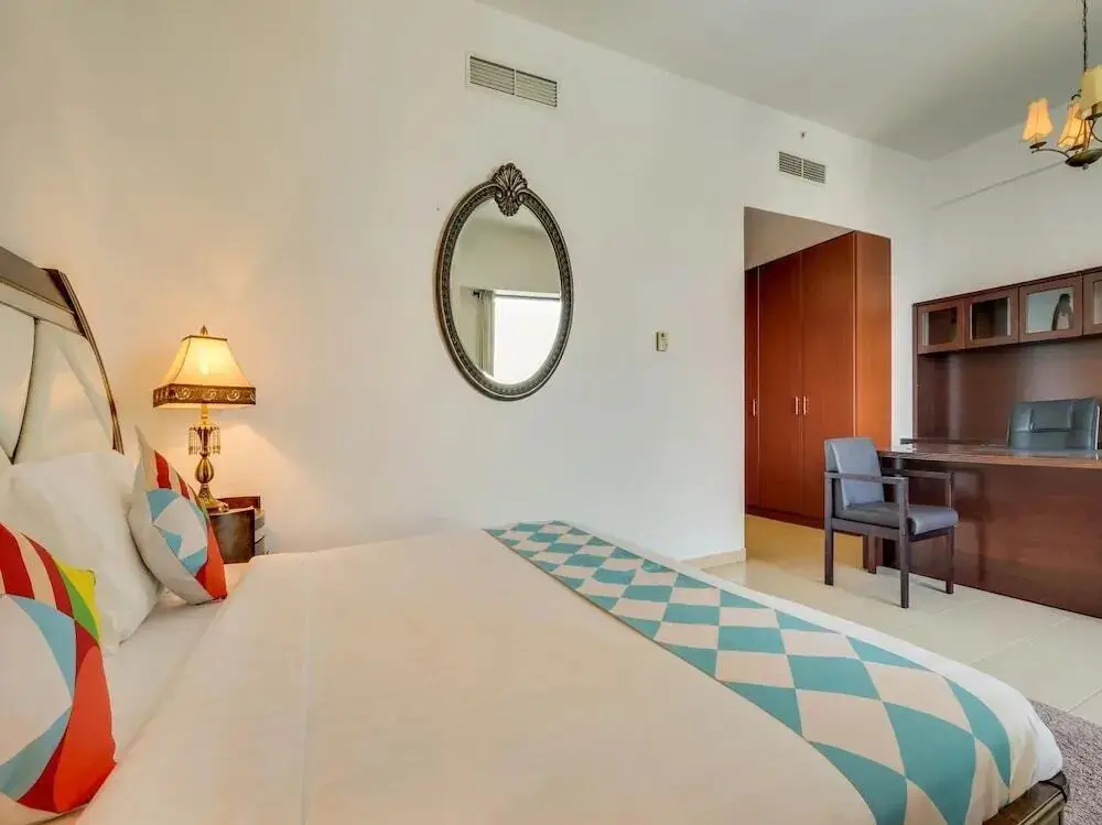 Дубай: Marina Suites by OYO Rooms