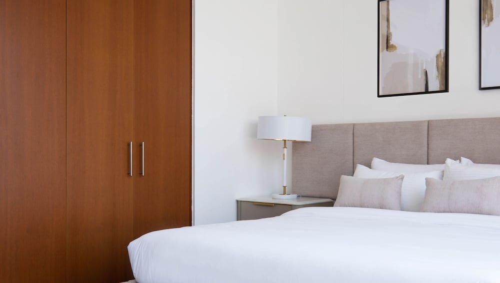 Дубай: Marina View Towers by LUX Holiday Home