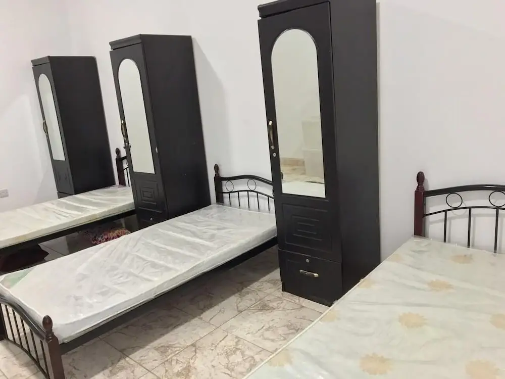 Аджман: Awj Hostel