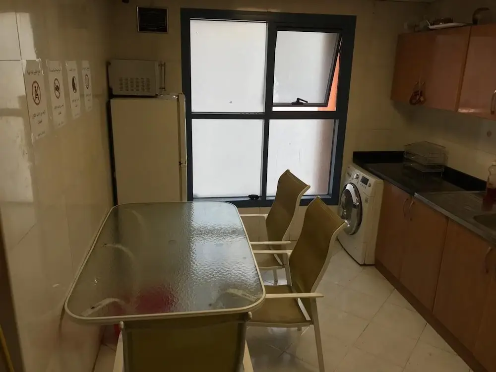 Аджман: Awj Hostel