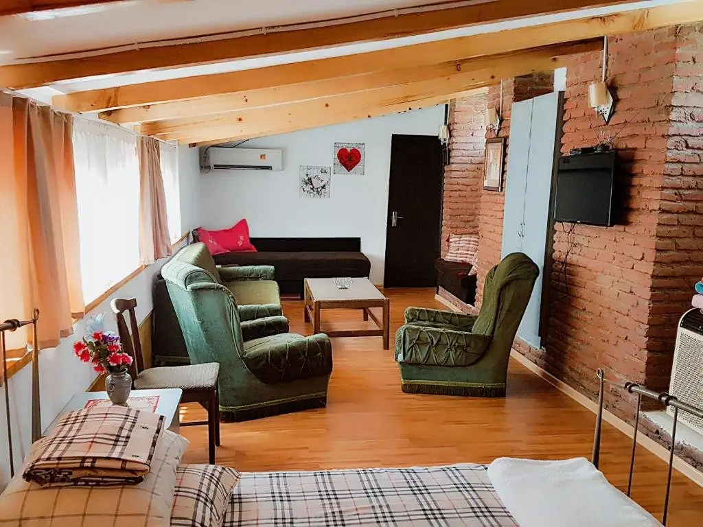 Тбилиси: Bright Cozy Apartment in Tbilisi