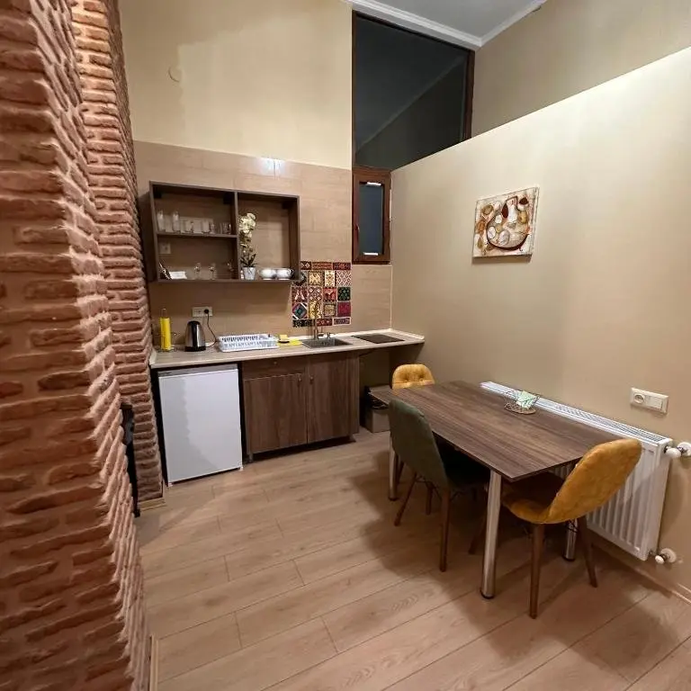 Тбилиси: Bright Cozy Apartment in Tbilisi