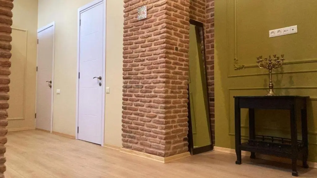 Тбилиси: Bright Cozy Apartment in Tbilisi