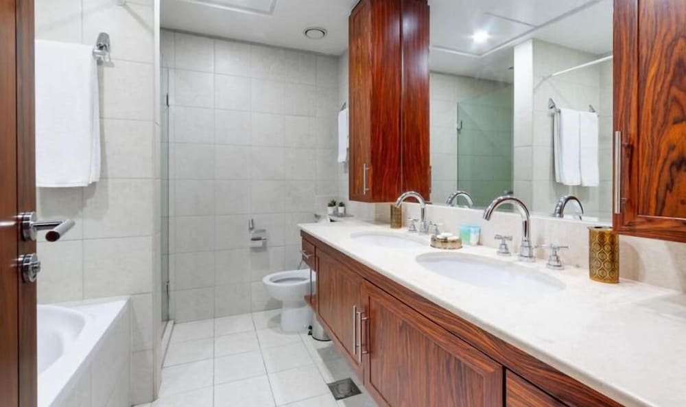 Дубай: Holidays R Us villa 3 bedroom premium location
