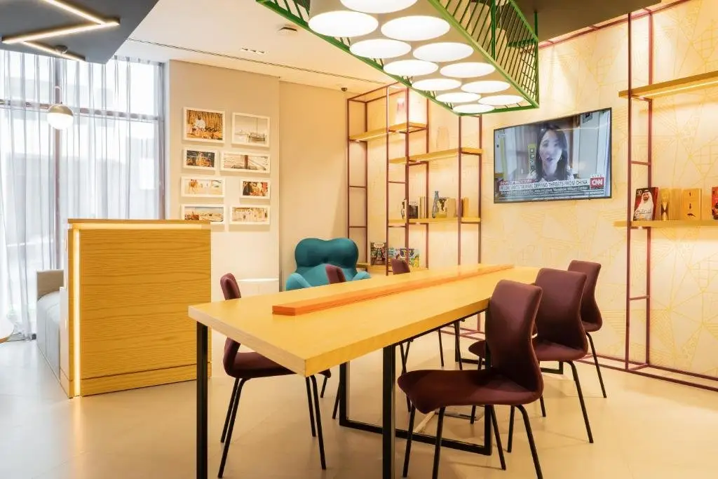 Дубай: Studio M Al Barsha Hotel by Millennium
