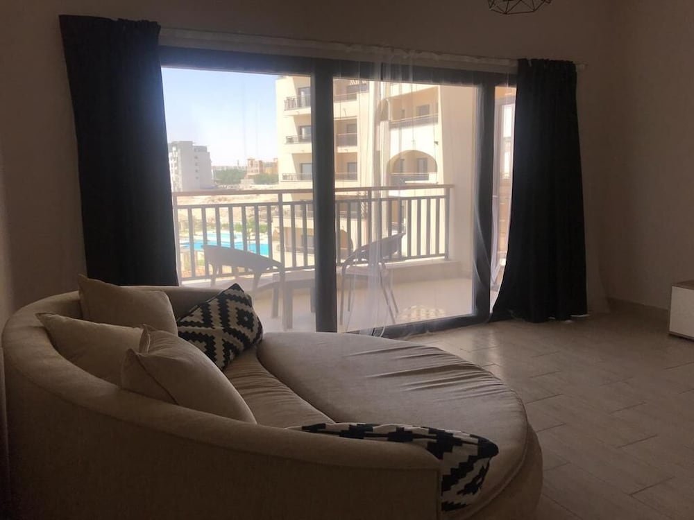 Хургада: Stunning 3 Bedroom Apartment in the Heart of Al Dau