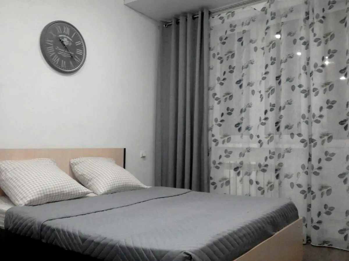 Мордвес: Gray House