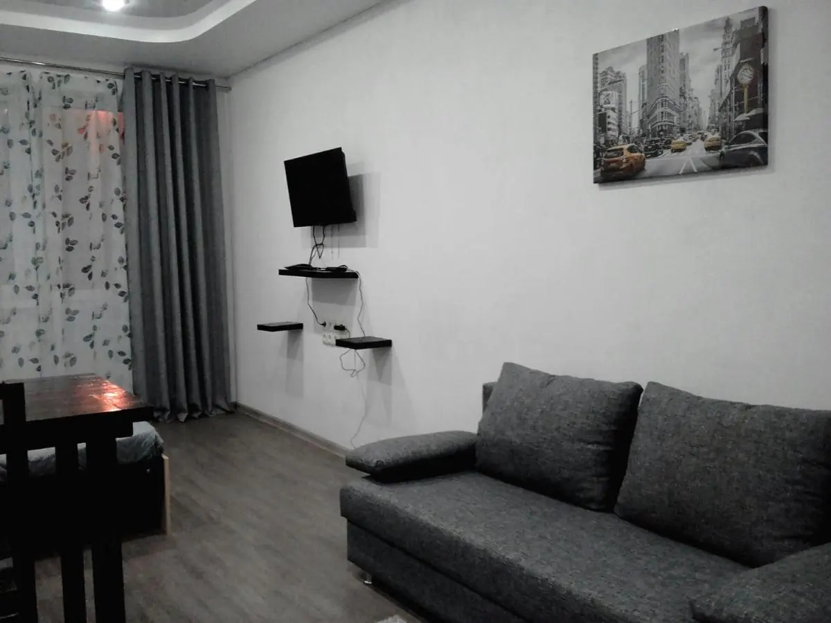 Мордвес: Gray House