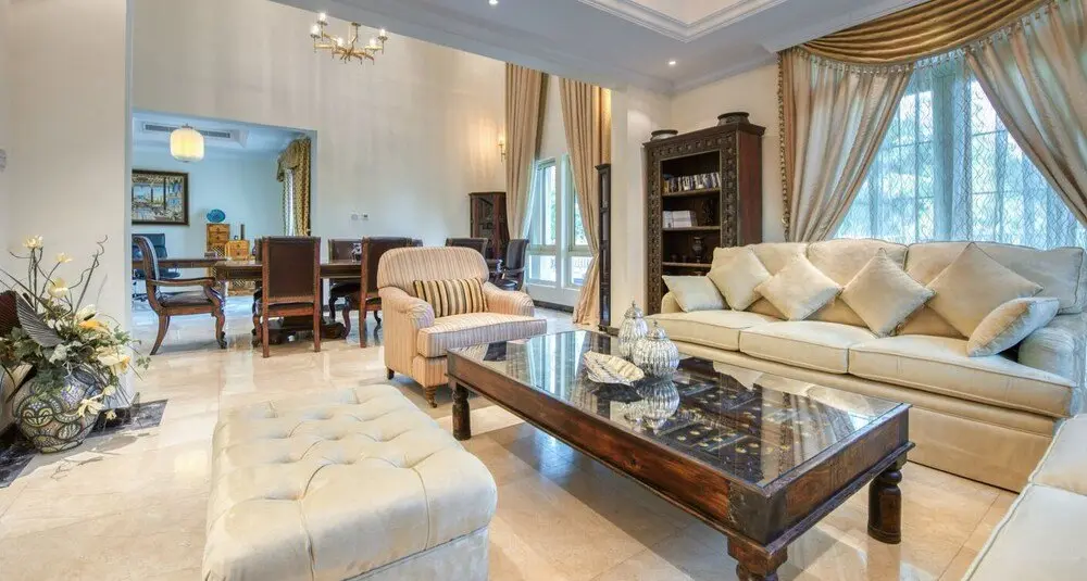 Дубай: Beautiful Large 4 B/R Villa W/ Pool Jumeirah Island