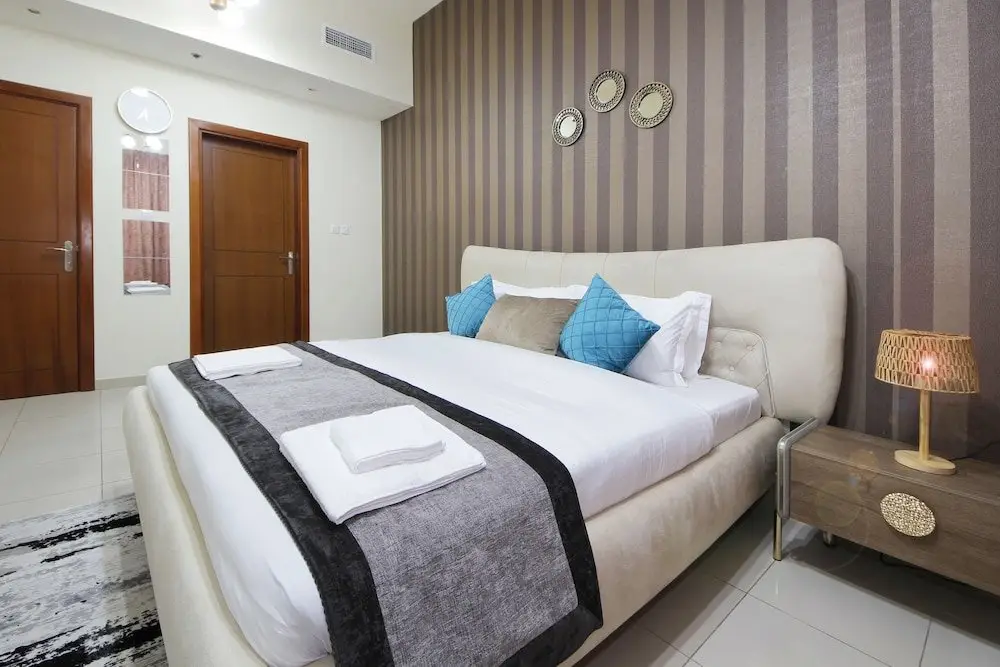 Premium 1 BHK in La Vista Silicon Oasis — фото 1